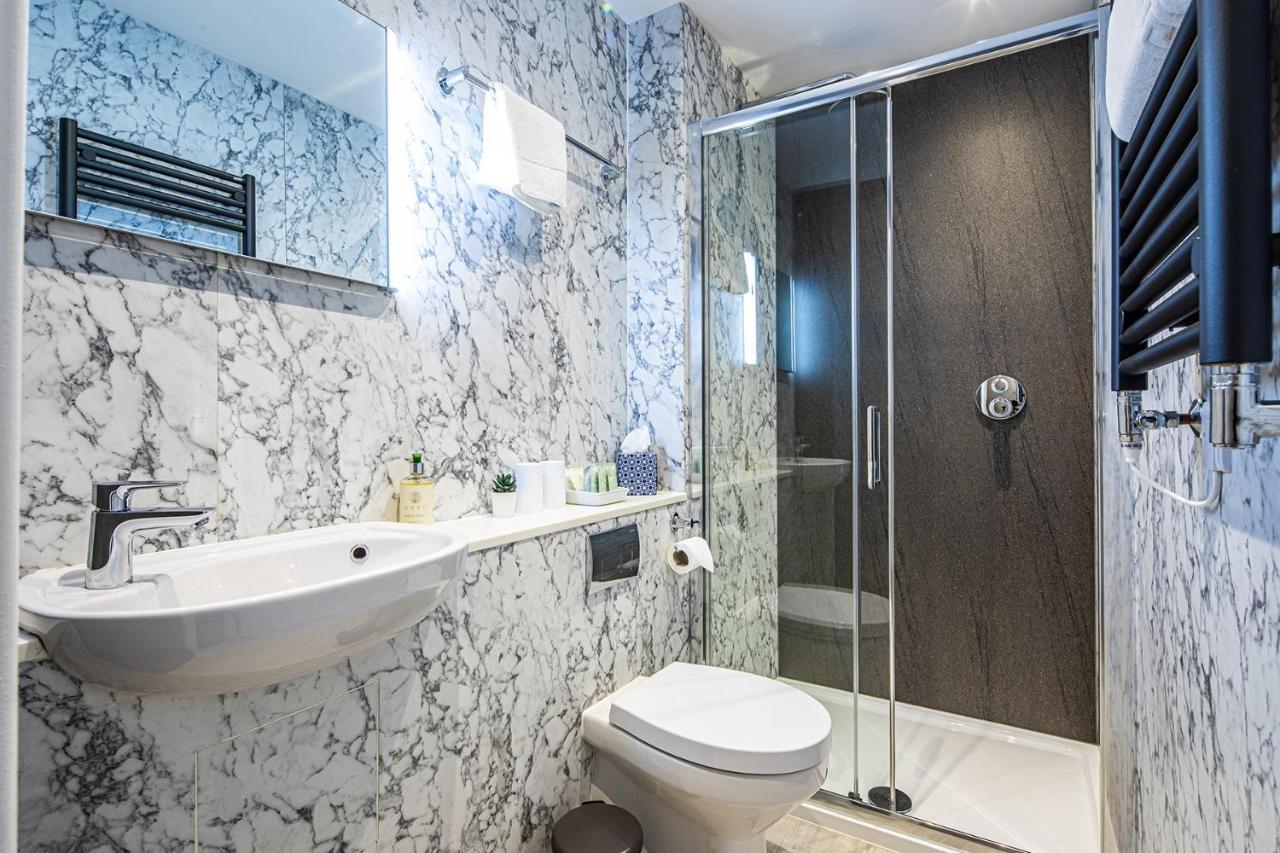 Fountains Guest House - Harrogate Stays ภายนอก รูปภาพ