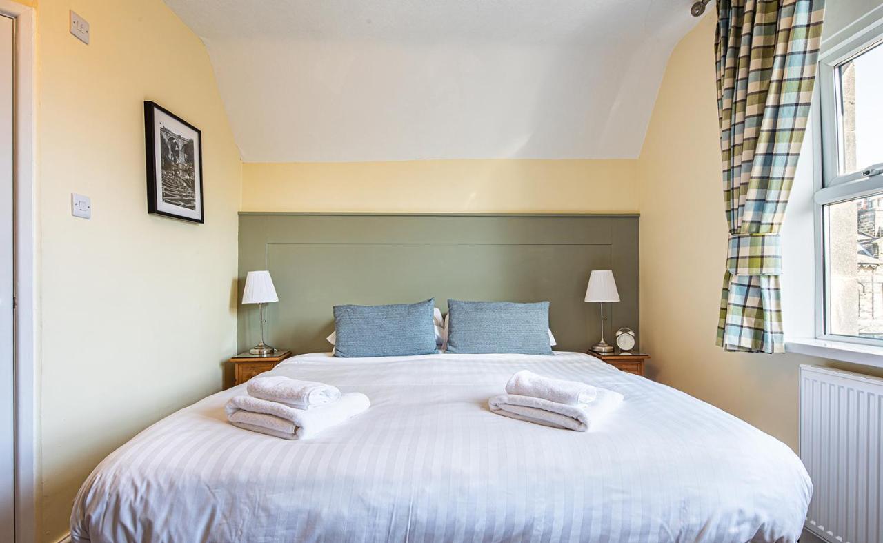 Fountains Guest House - Harrogate Stays ภายนอก รูปภาพ