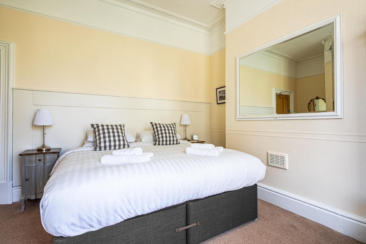 Fountains Guest House - Harrogate Stays ภายนอก รูปภาพ