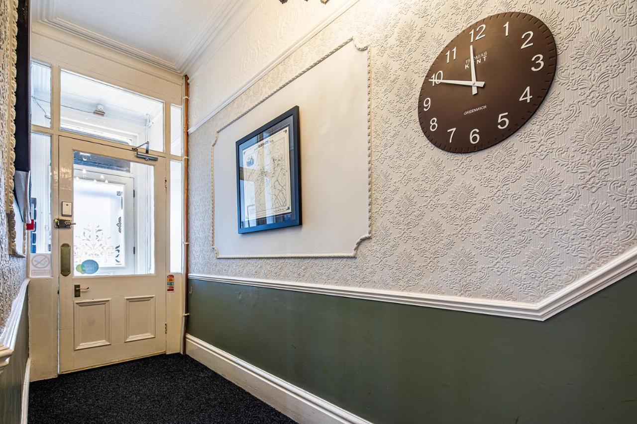 Fountains Guest House - Harrogate Stays ภายนอก รูปภาพ