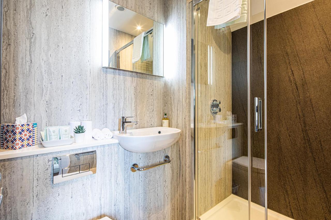 Fountains Guest House - Harrogate Stays ภายนอก รูปภาพ