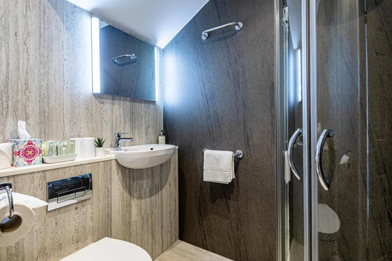 Fountains Guest House - Harrogate Stays ภายนอก รูปภาพ
