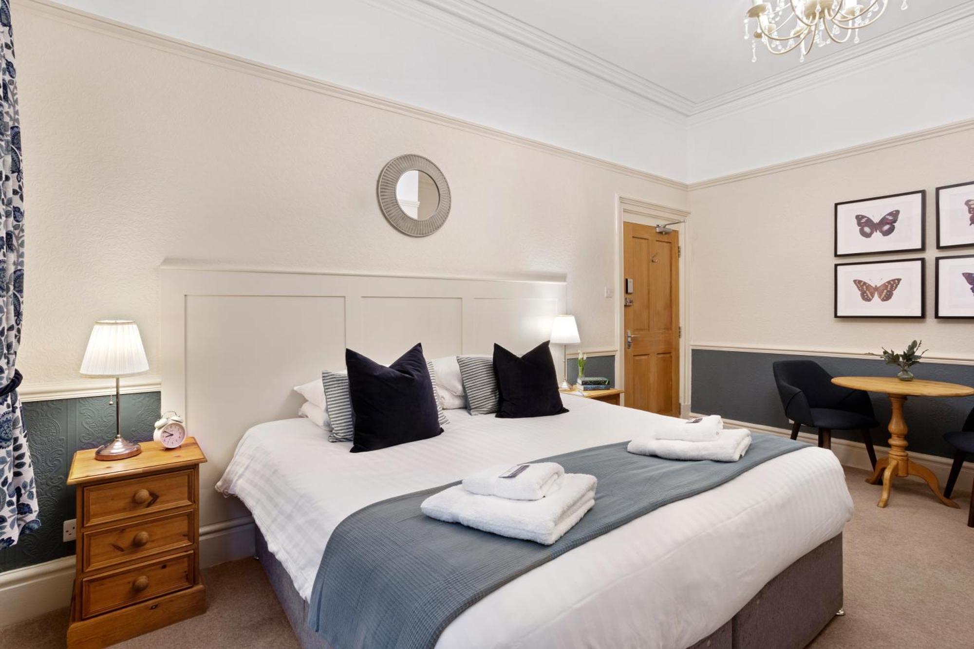 Fountains Guest House - Harrogate Stays ภายนอก รูปภาพ