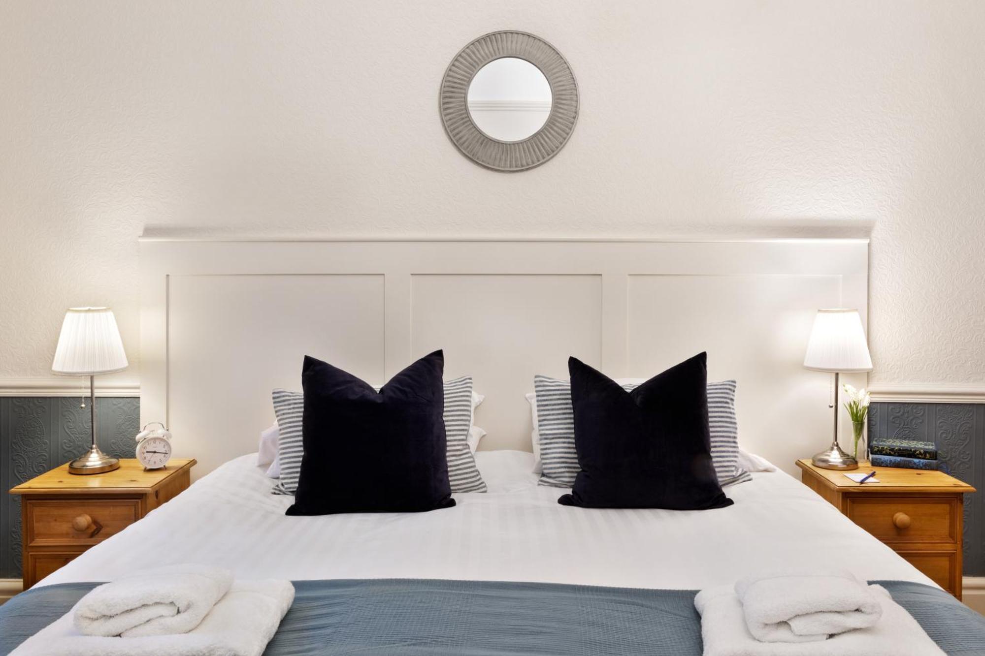 Fountains Guest House - Harrogate Stays ภายนอก รูปภาพ